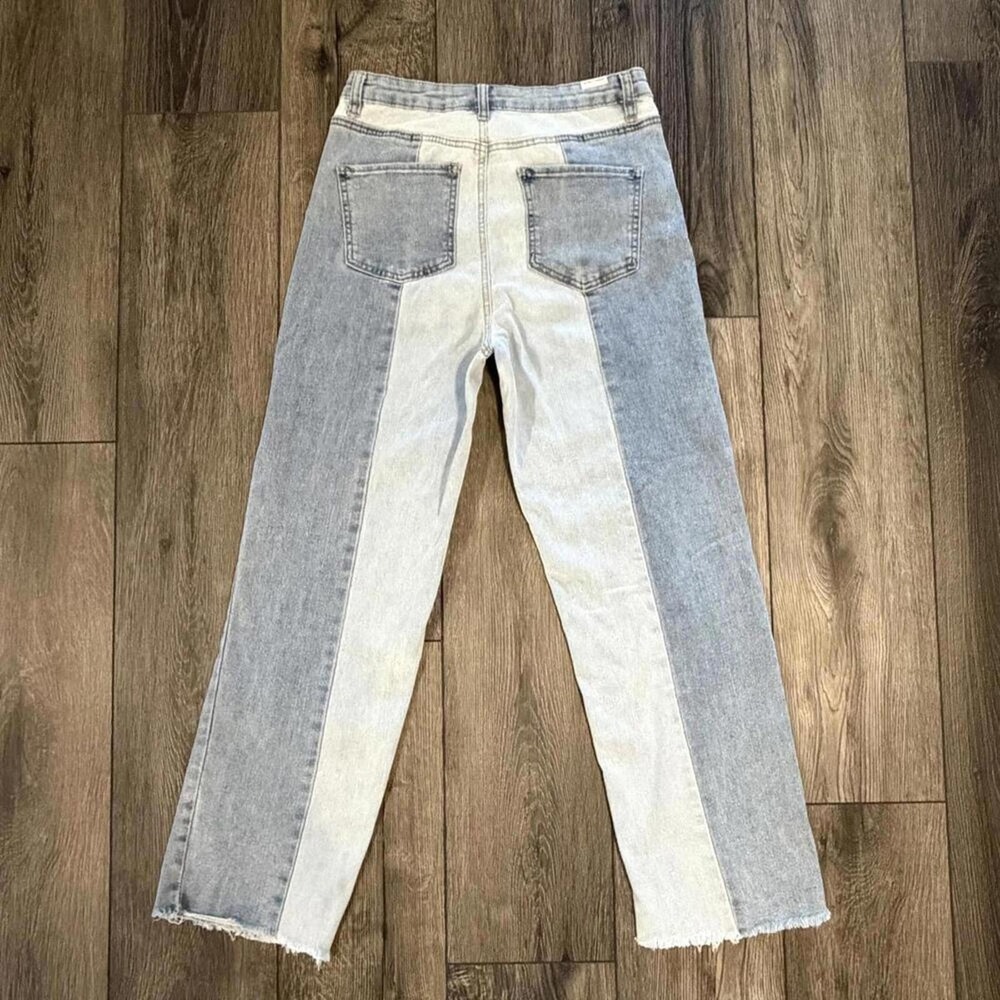 Almost Famous Two Tone High Rise Straight Leg Jeans Raw Hem Size 7 Colorblock - Picture 3 of 15